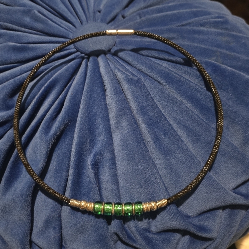 Vintage Choker With Green Beads